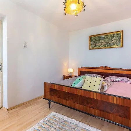 Three-bedroom Holiday In Hreljin
