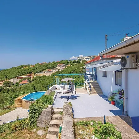 Three-bedroom Holiday In * Hreljin