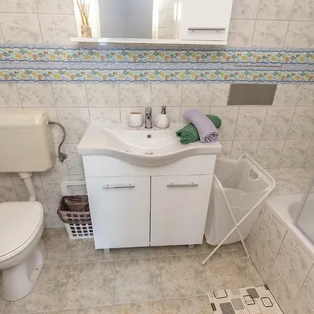 Three-bedroom Holiday In